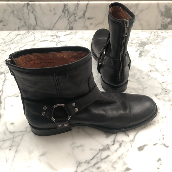 Frye | Black Phillip Harness Short Leather Boot - Picture 6 of 6